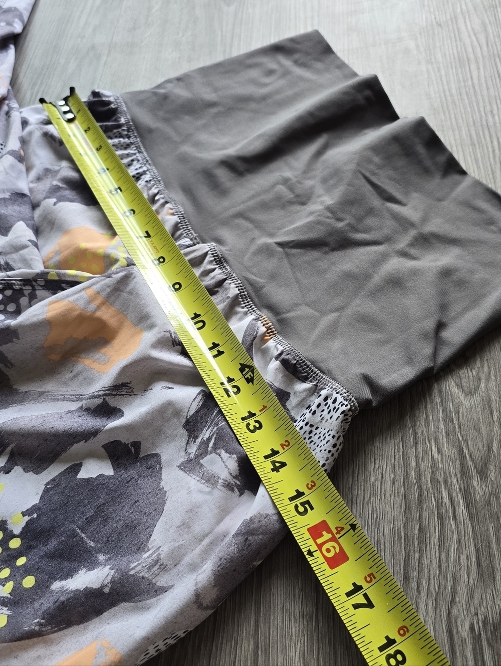 Lululemon 2015 High Rise HR Om PantMini Art Pop White Multi / Slate - Picture 10 of 16